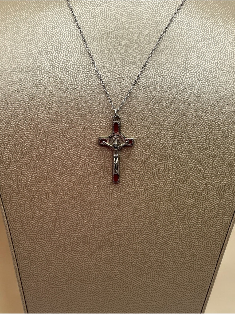 Silver Tone Vintage Cross Pendant Necklace/ New Chain